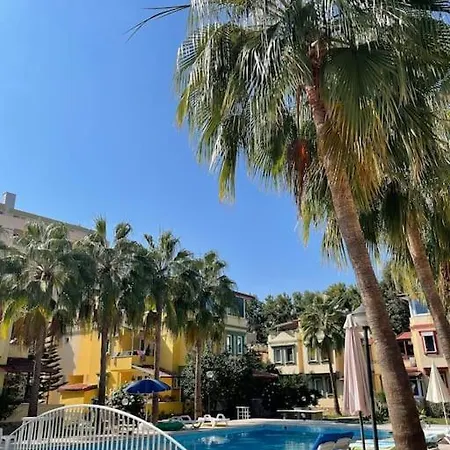 Luxury Pool Villa Konaklı